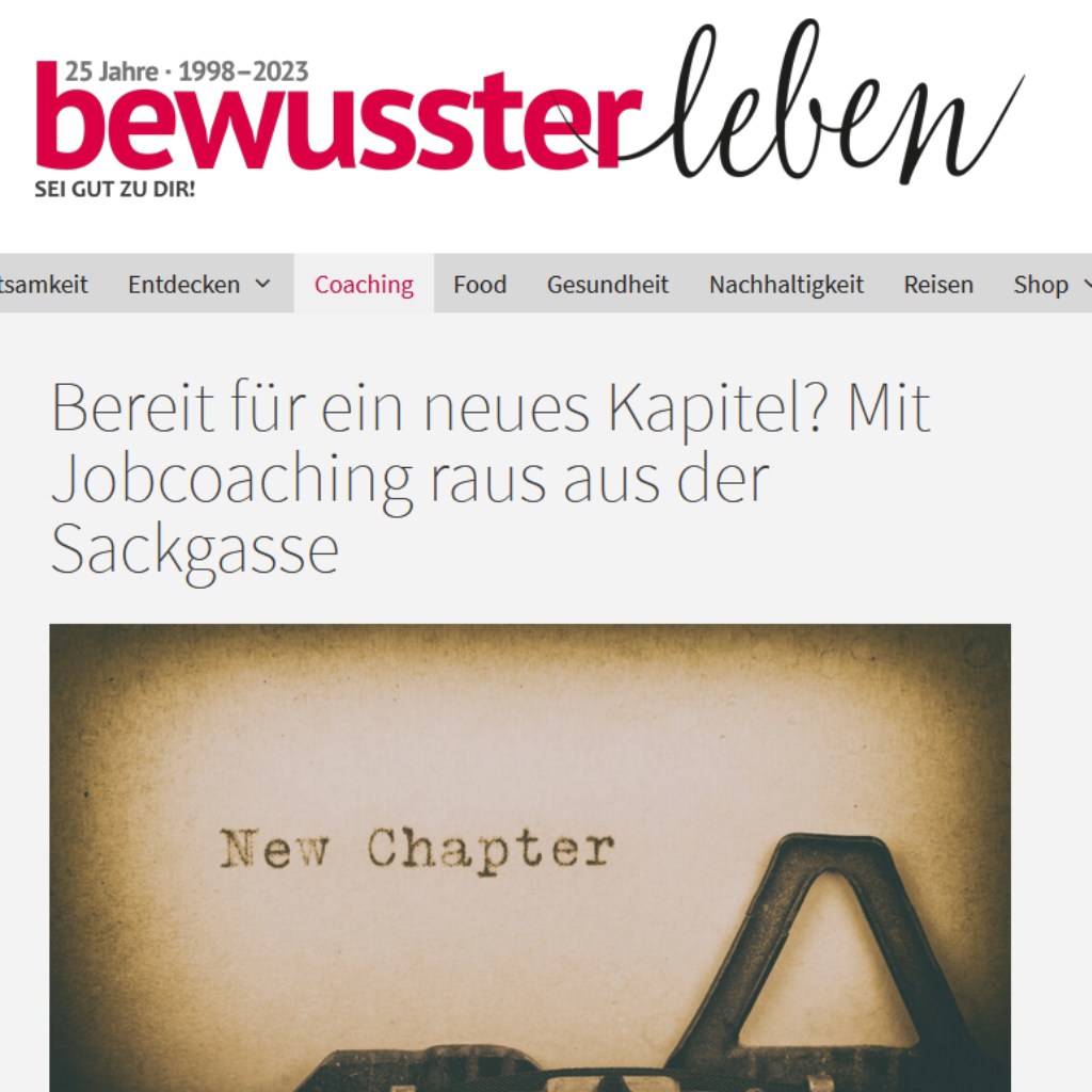 Nahaufnahme einer Schreibmaschine mit dem getippten Wort „New Chapter“ – Symbol für beruflichen Neuanfang